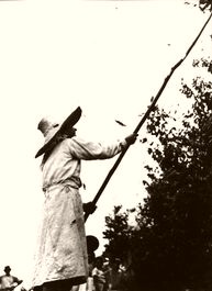  Columbia. Checking The Beans 1900